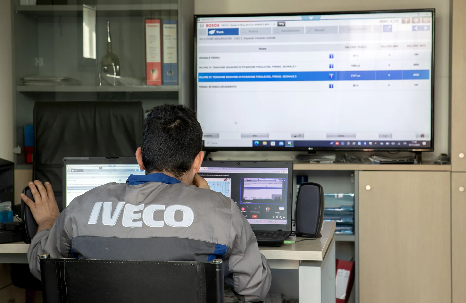 Tecnico Osserva Diagnostica Elettronica